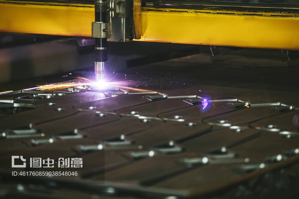 激光设备管理和金属结构制造工厂Laser equipment management and plant manufacturing metal structu